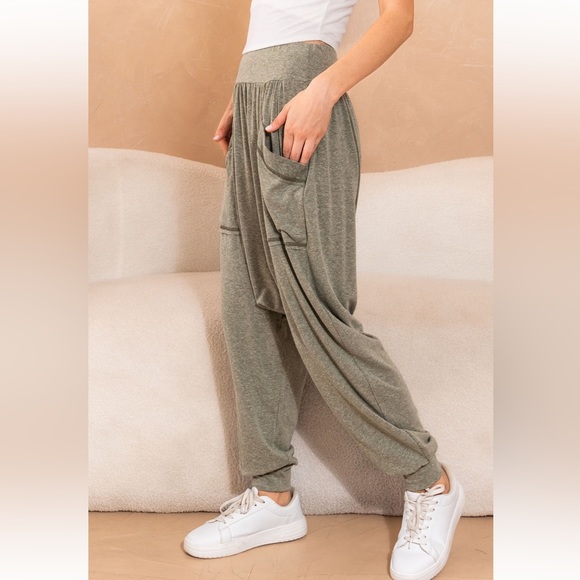 29 Midrise Hachi Harem Pants with Pockets - Picture 2 of 2